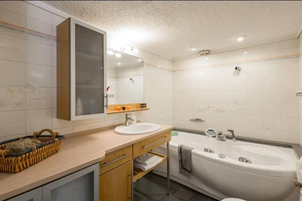 Ano Poli Stay With Private Terrace And View Tesalonika Bagian luar foto
