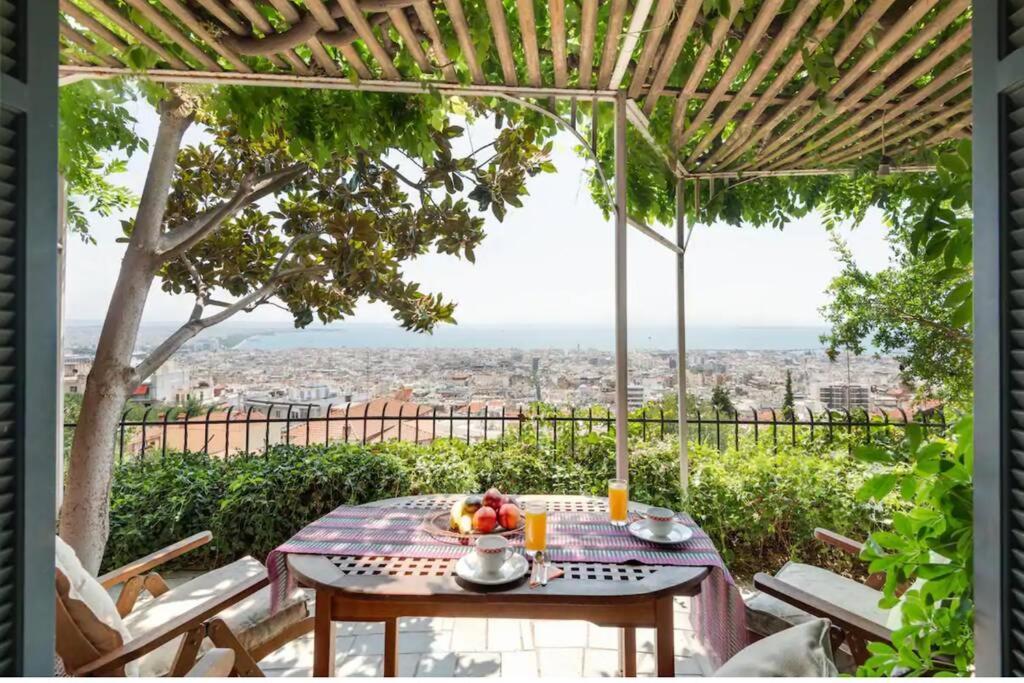 Ano Poli Stay With Private Terrace And View Tesalonika Bagian luar foto