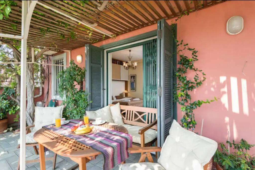 Ano Poli Stay With Private Terrace And View Tesalonika Bagian luar foto